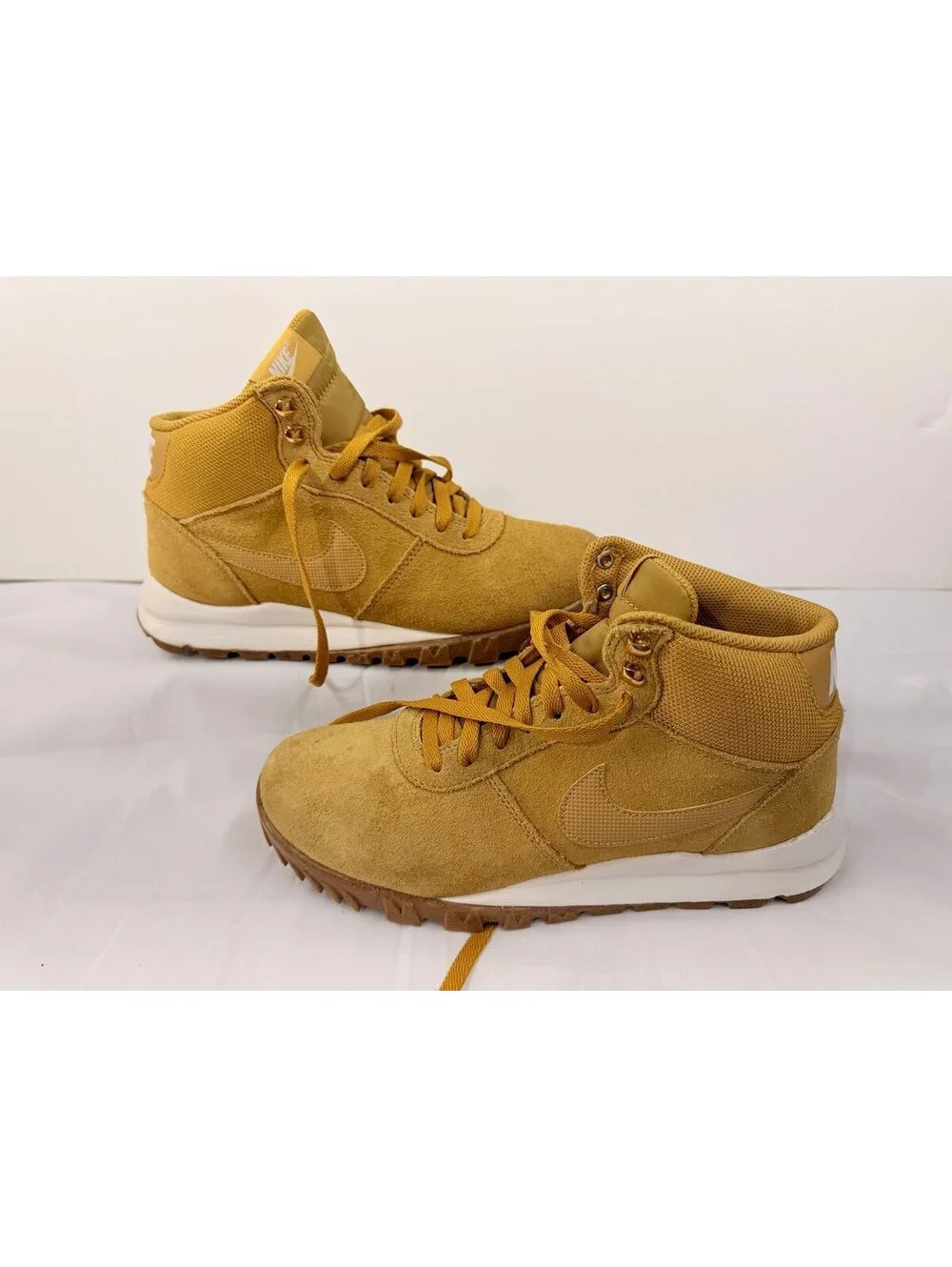 Nike Hoodland Suede Haystack Boots Gum Light Brown 654888-727 | Men's Size 8